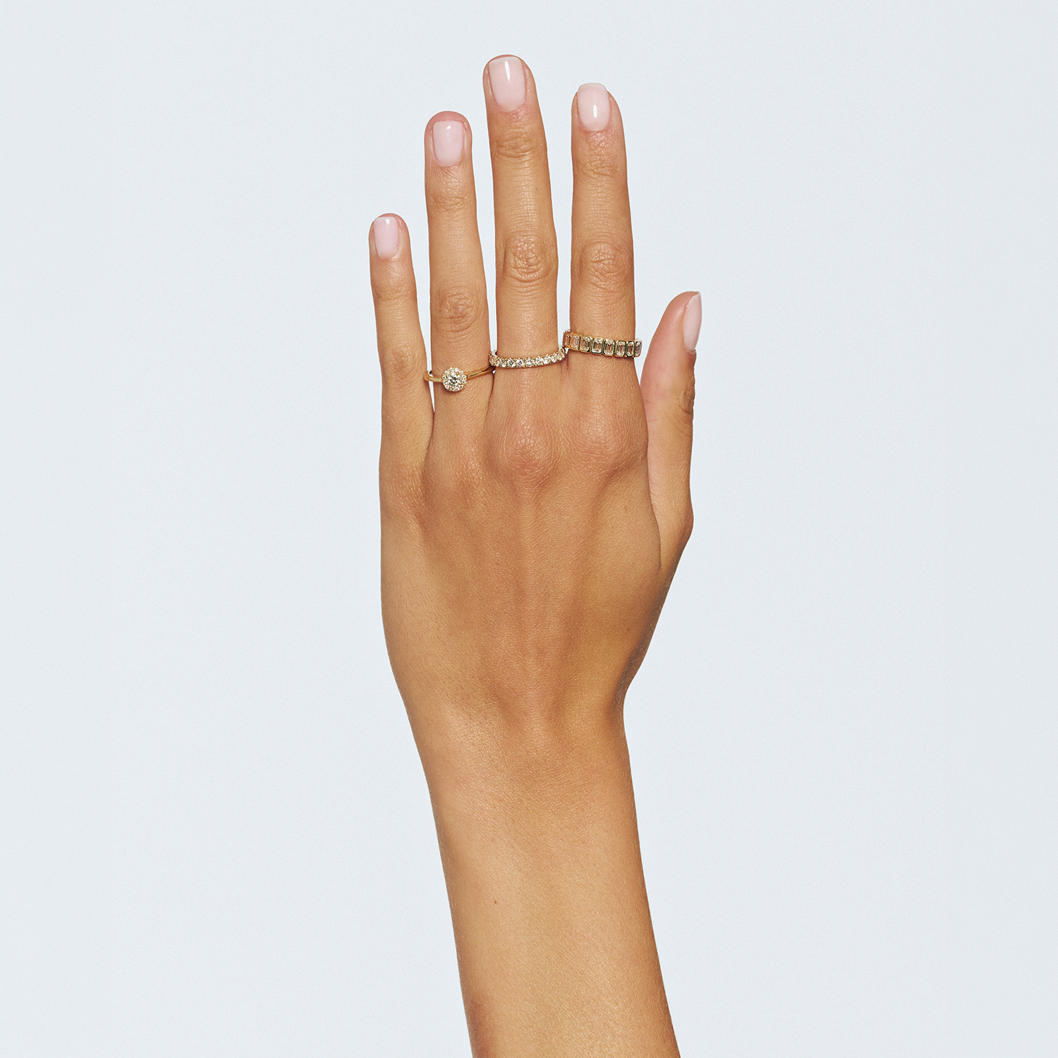 18K GOLD ETERNITY RING WITH DIAMONDS