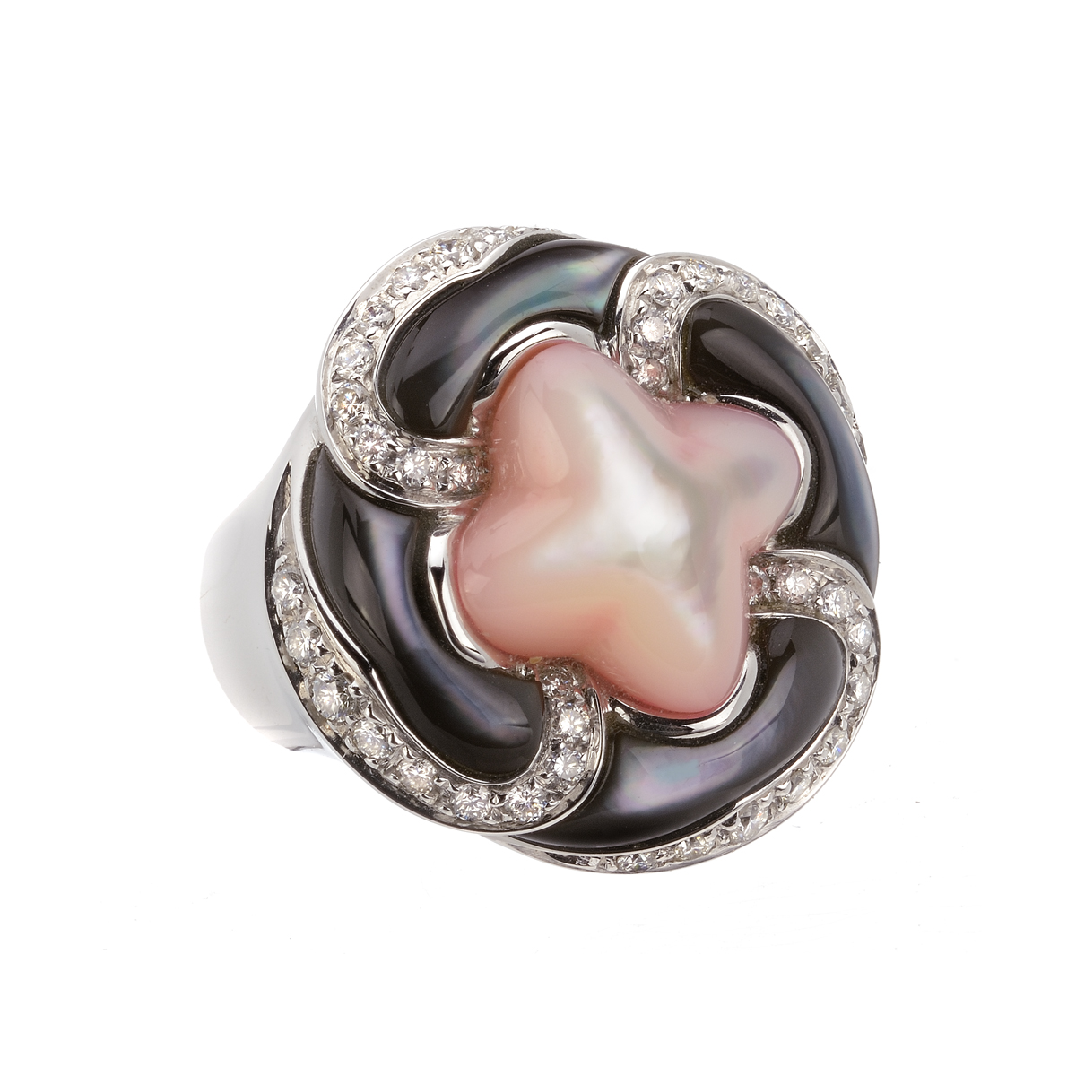 K18 WHITE GOLD DIAMOND RING WITH PINK MOTHER OF PEARL