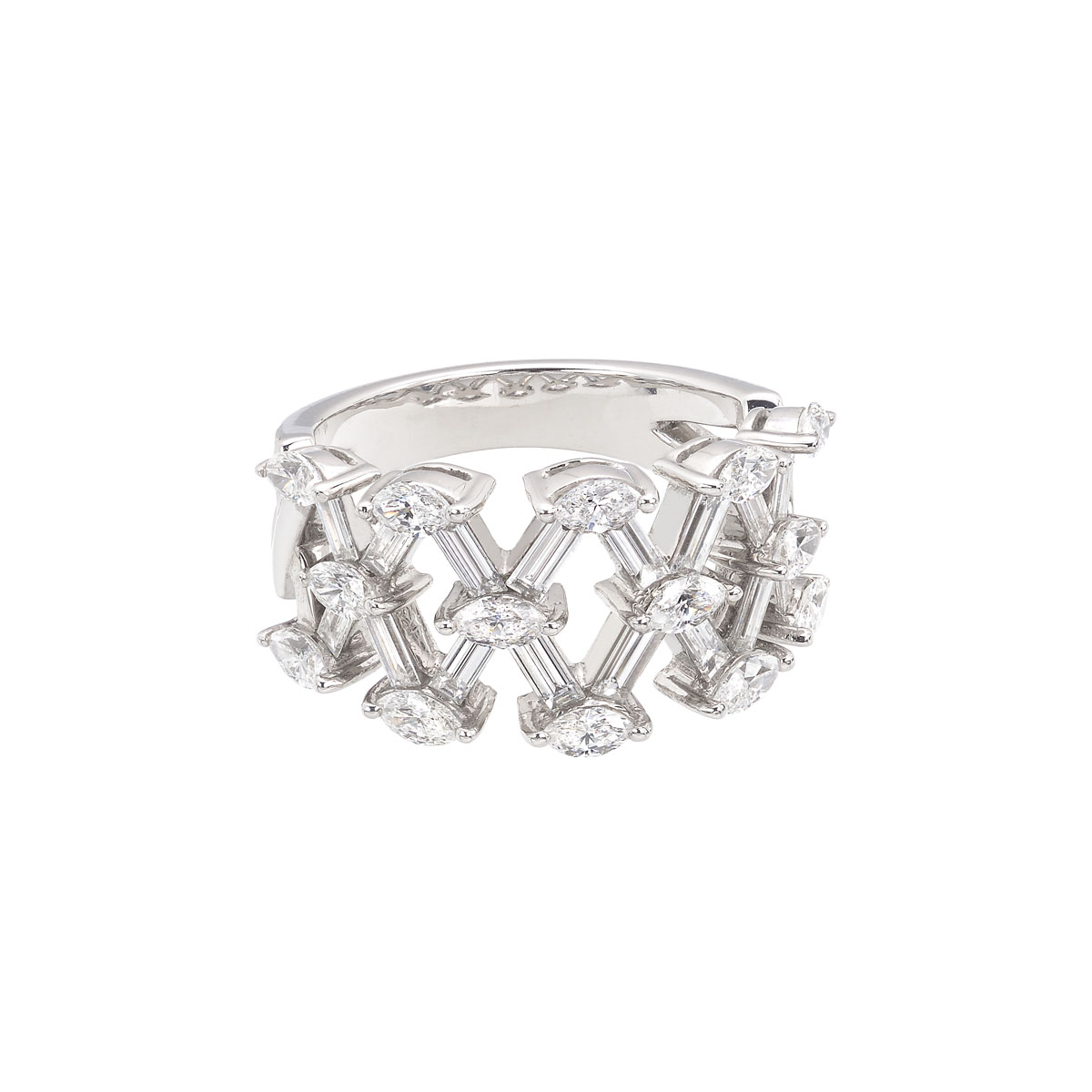 DIAMOND RING 18K WHITE GOLD