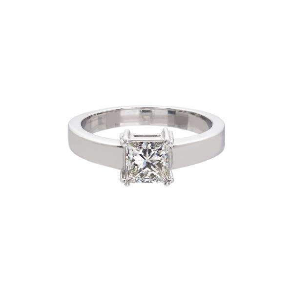 18K SOLITAIRE RING WITH BRILLIANT DIAMOND