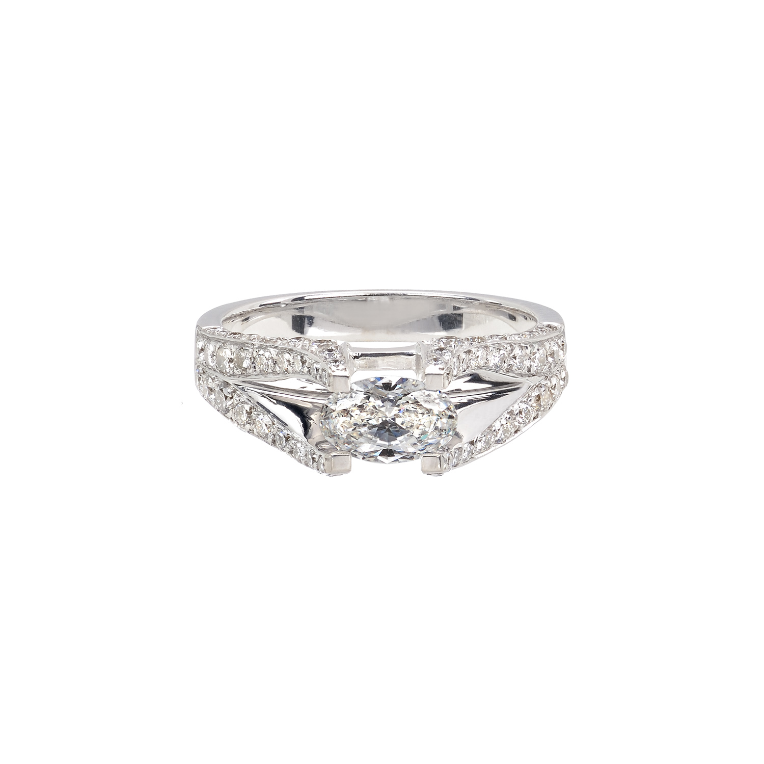 18K SOLITAIRE RING WITH BRILLIANT DIAMOND & GIA CERTIFICATE