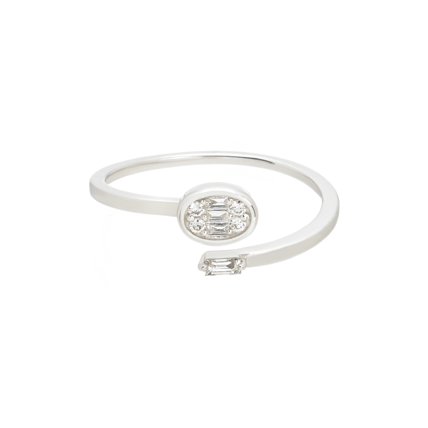 18K WHITE GOLD RING WITH ROUND & BAGUETTE DIAMONDS