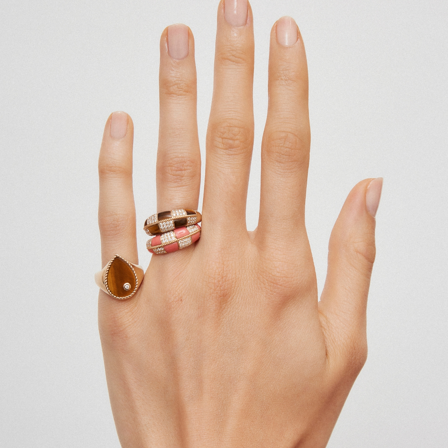 YVONNE LEON GOLD K9 CHEVΑLIE WITH TIGER S EYE AND DIAMONDS