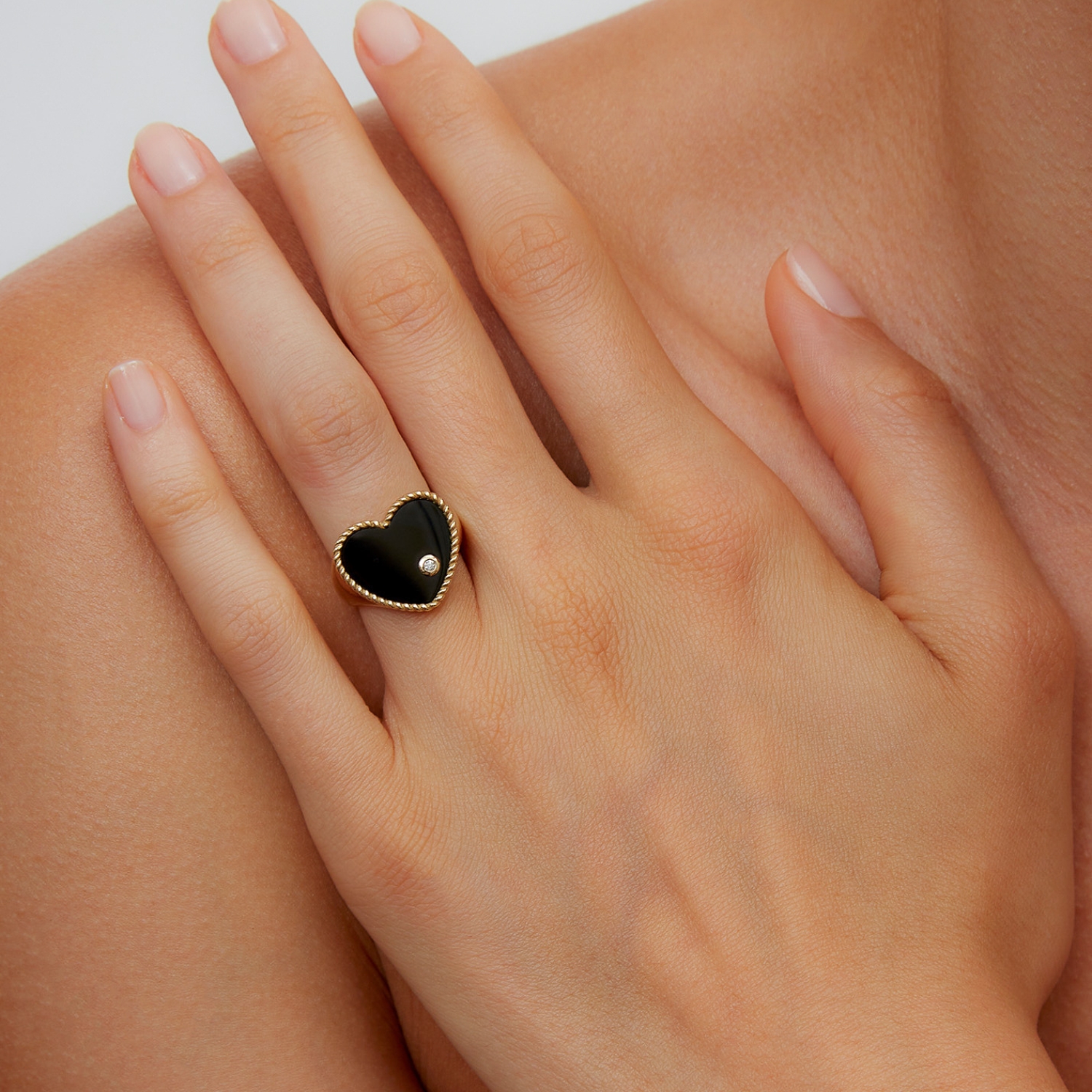 YVONNE LEON GOLD K9 CHEVΑLIE ONYX AND DIAMOND RING