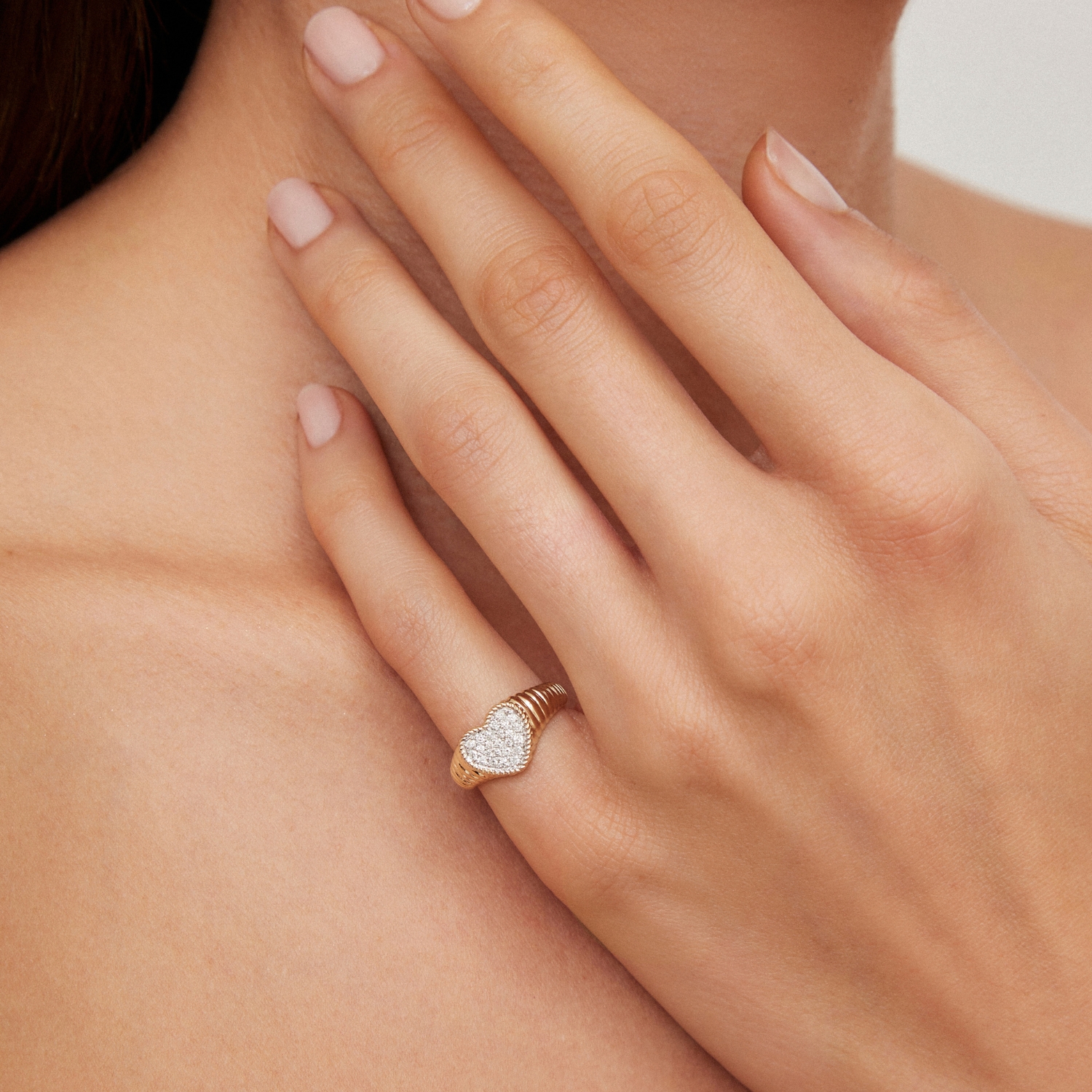 YVONNE LEON RING K9 CHEVΑLIER HEART WITH DIAMONDS