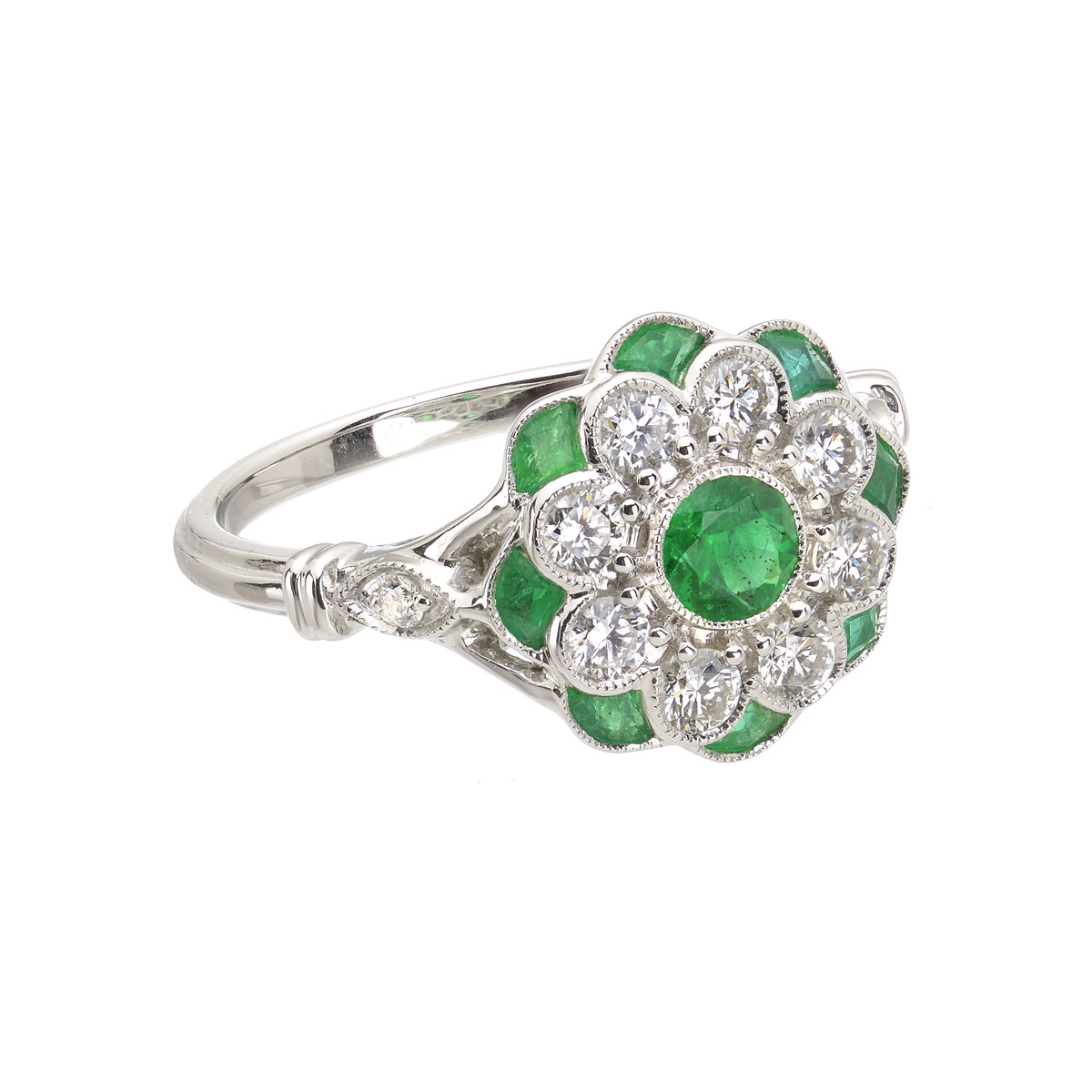 K18 WHITE GOLD DIAMOND RING WITH EMERALDS