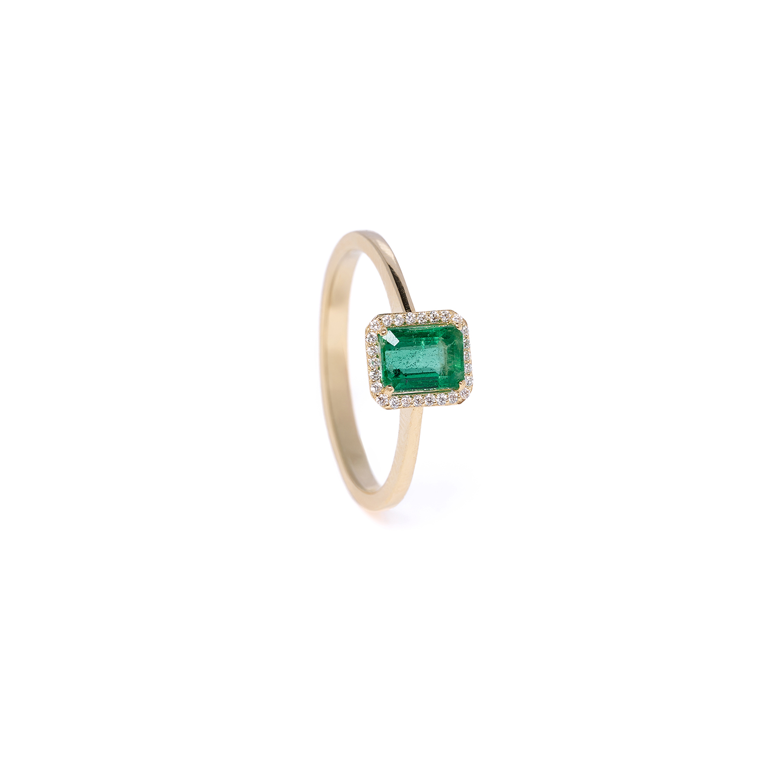 K18 GOLD RING WITH EMERALD CUT EMERALD AND DIAMONDS