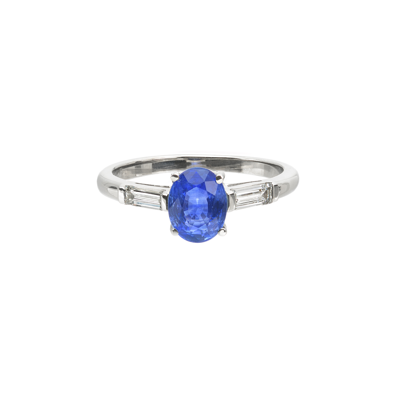 18K WHITE GOLD RING WITH SAPPHIRE AND 2 BAGUETTE DIAMONDS