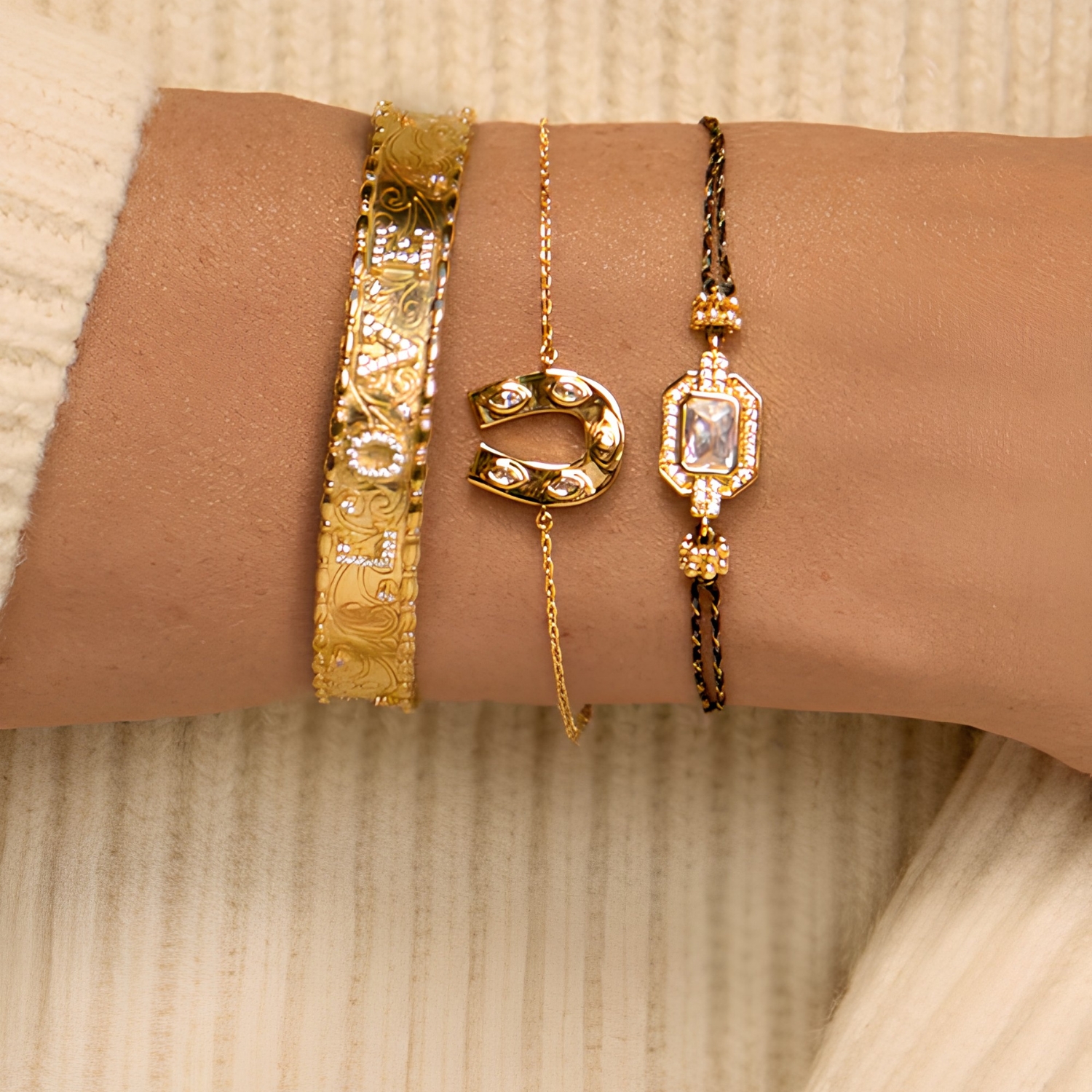 MYA BAY TEXAS HORSESHOE GOLD PLATED BRACELET