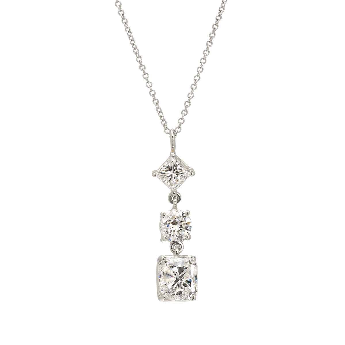 K18 WHITE GOLD DIAMOND NECKLACE
