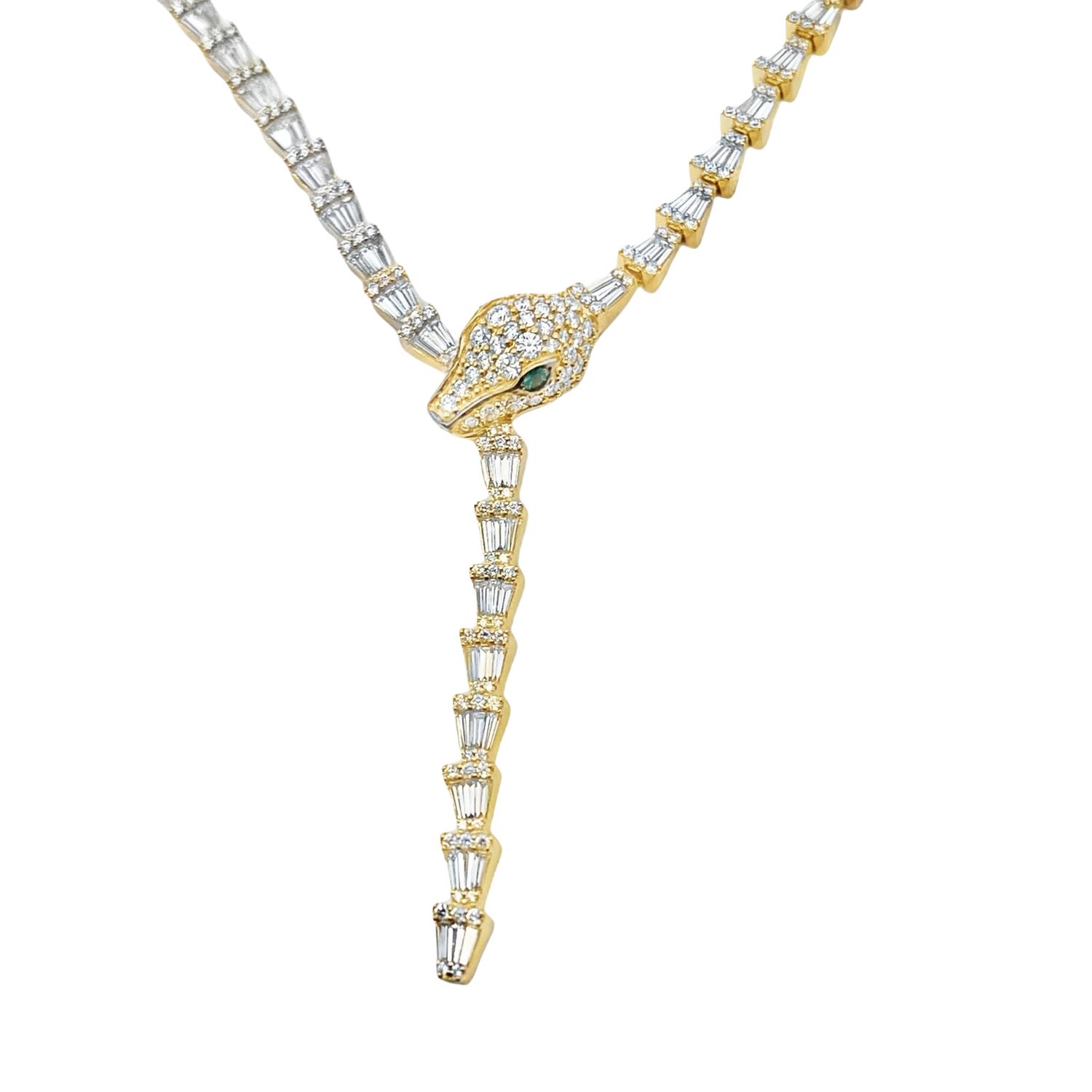 18K GOLD NECKLACE IN THE SHAPE OF A SNAKE WITH DIAMONDS AND EMERALDS
