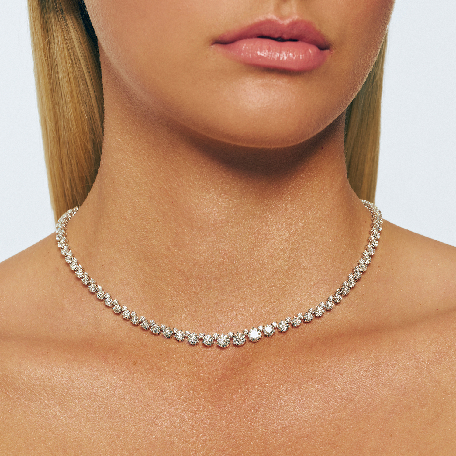 K18 WHITE GOLD NECKLACE WITH DIAMONDS