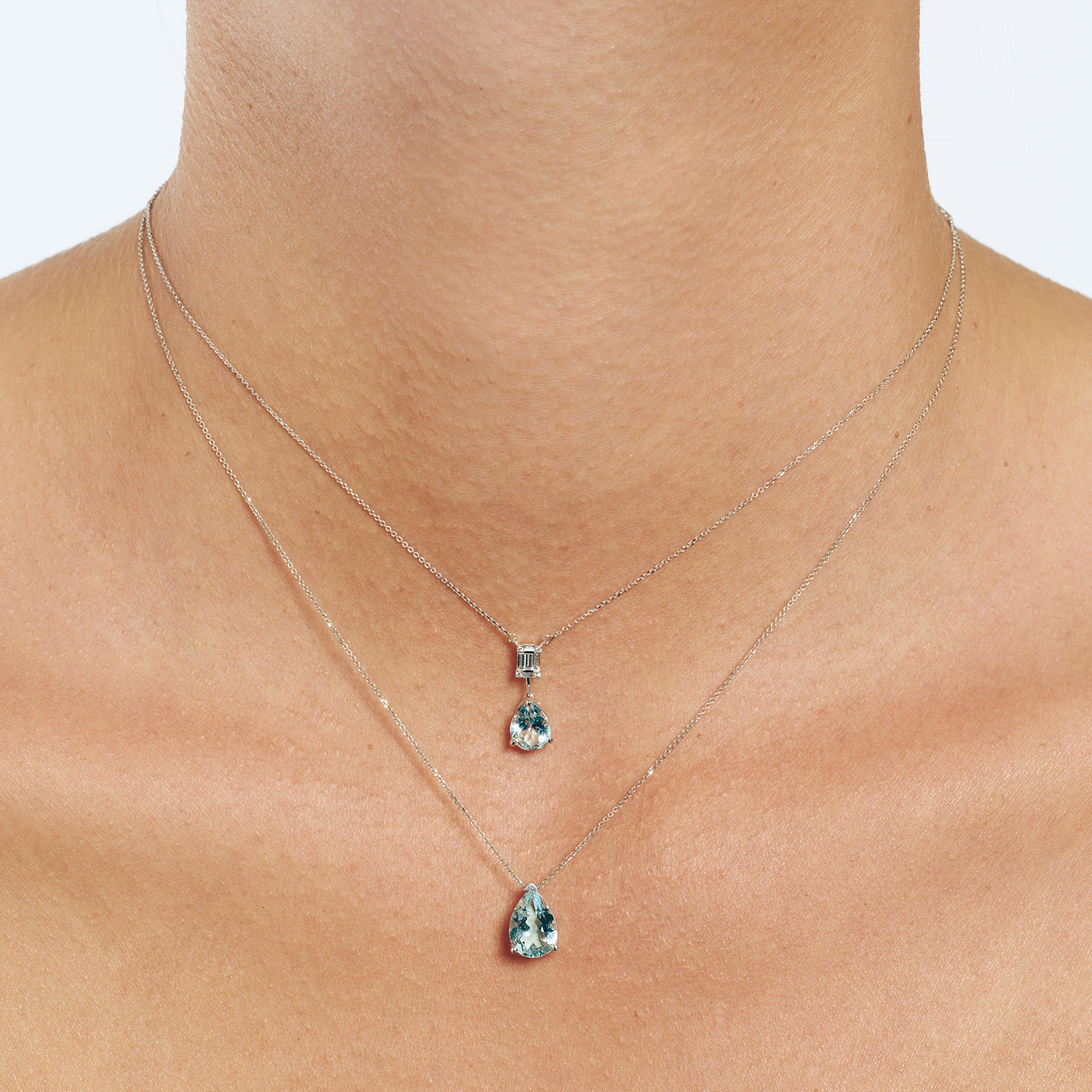 WHITE GOLD NECKLACE WITH AQUAMΑRINE POIR DIAMOND