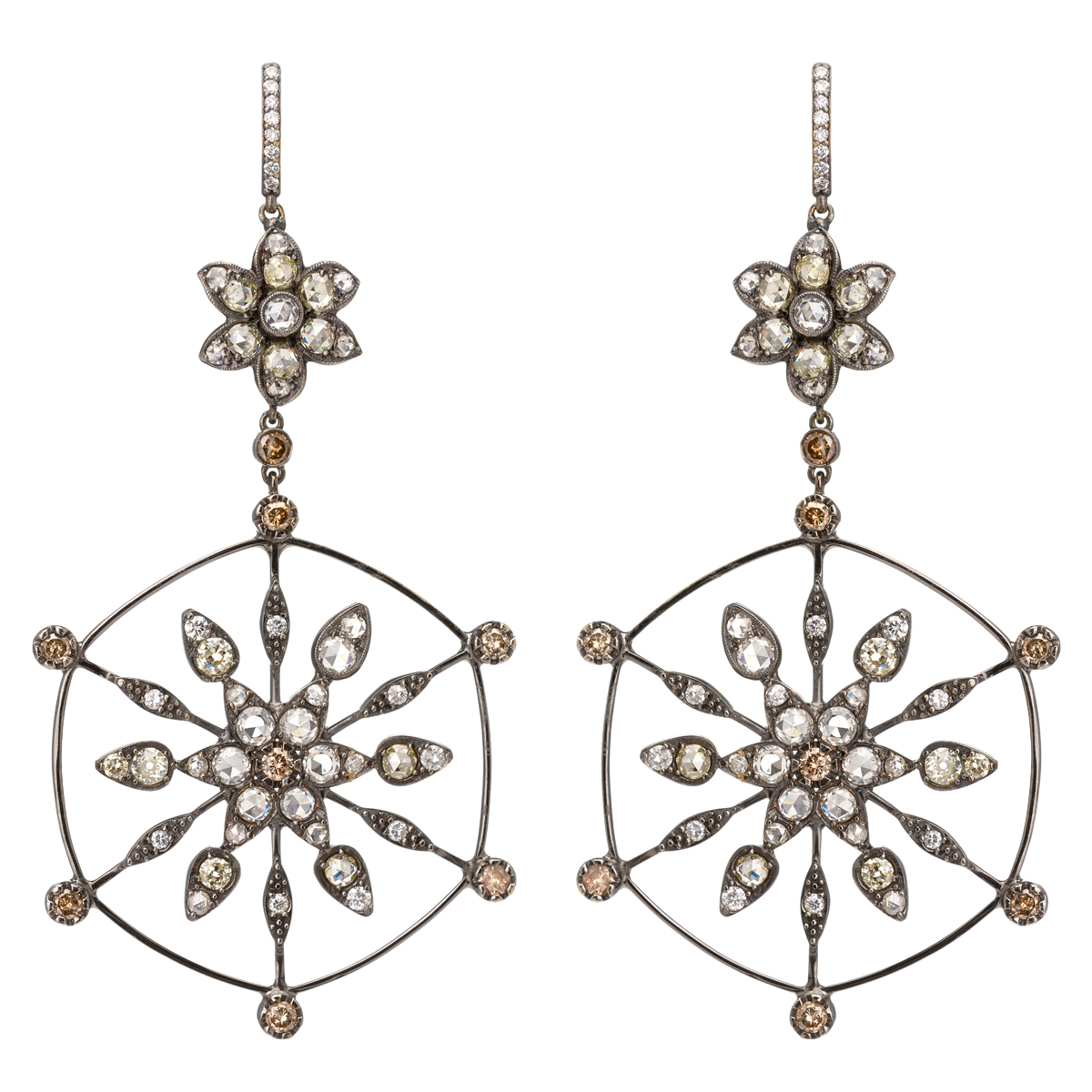 BLACK PLATED GOLD EARRINGS WITH WHITE AND BROWN DIAMONDS