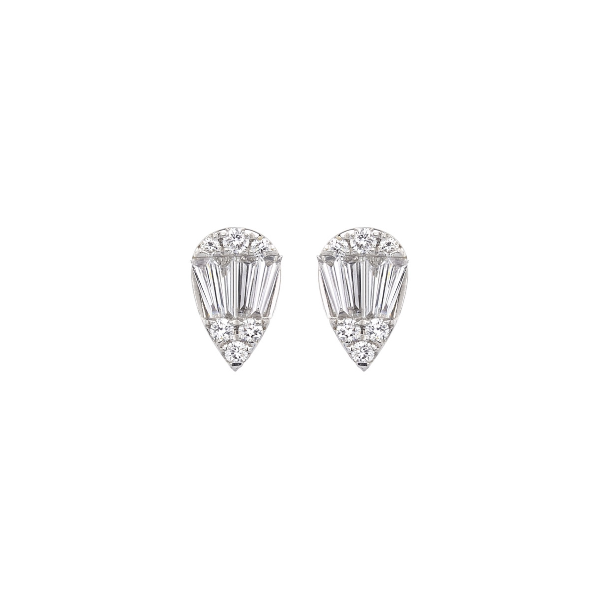 K18 WHITE GOLD ROUND AND BAGUETTE CUT DIAMOND EARRINGS