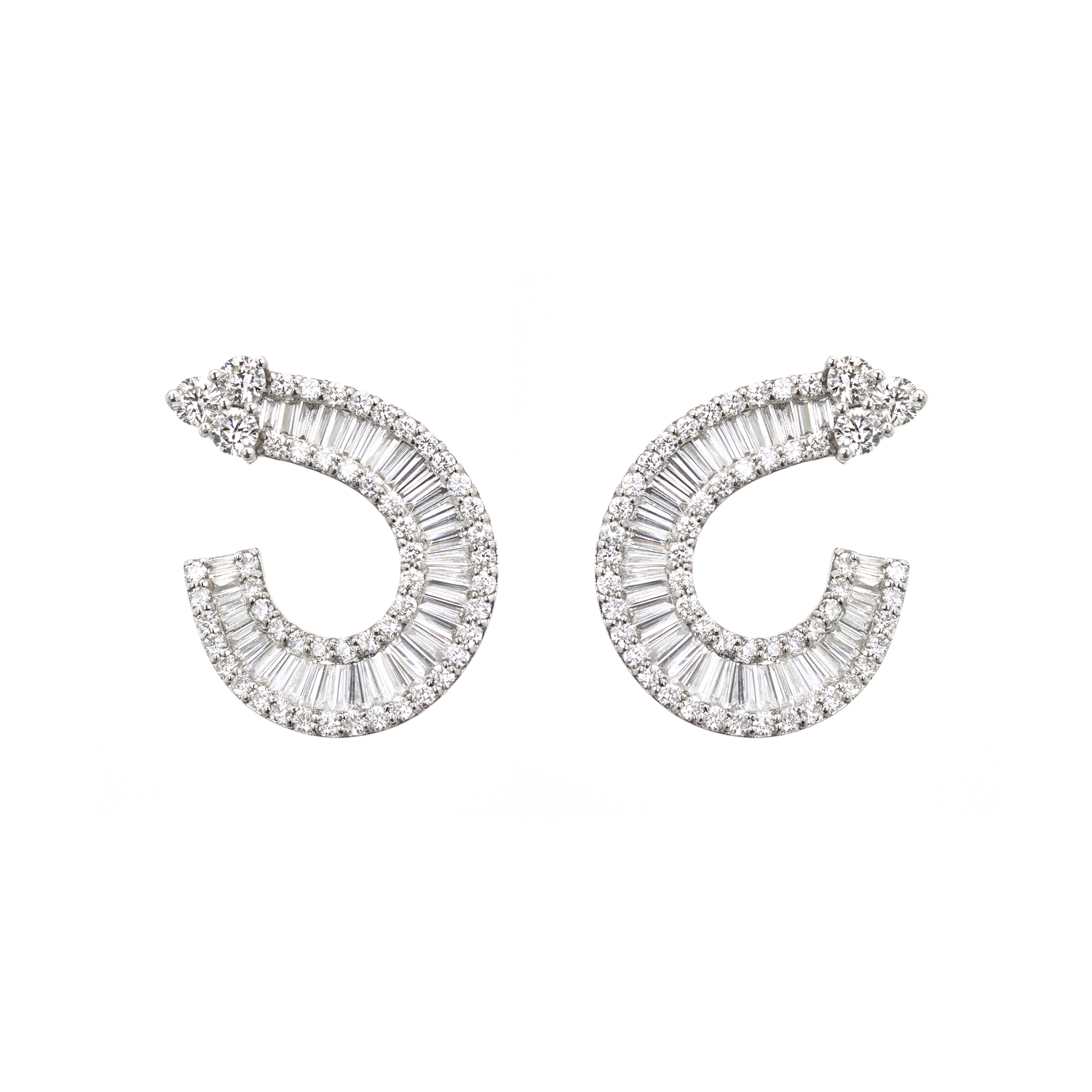 K18 WHITE GOLD WITH DIAMONDS AND BAGUETTE DIAMONDS