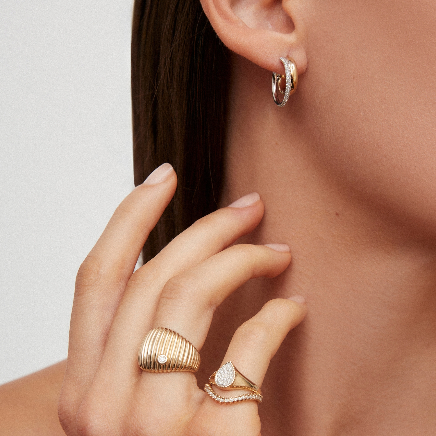 YVONNE LEON OFFSET HOOP EARRINGS WITH DIAMONDS