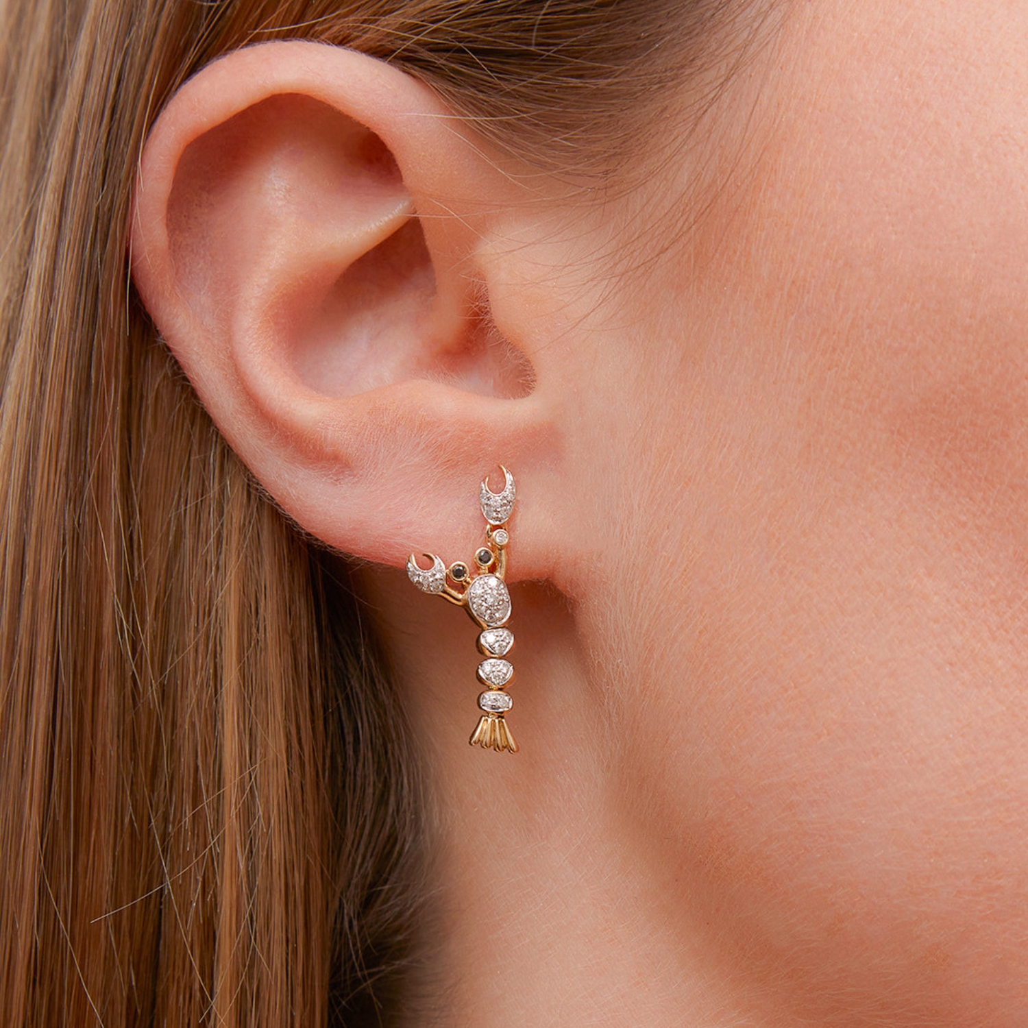 YVONNE LEON MINI LOBSTER MONO EARRING WITH BLACK AND WHITE DIAMONDS
