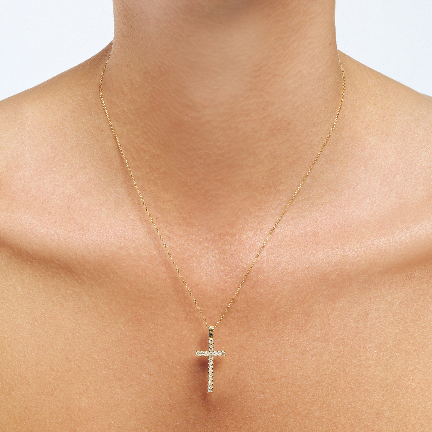 18K GOLD CROSS WITH DIAMONDS